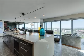 Photo #4: 2294314 Listing