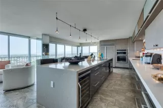 Photo #5: 2294314 Listing