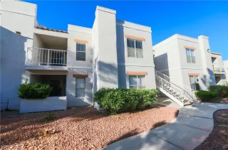 Photo #3: 2294395 Listing