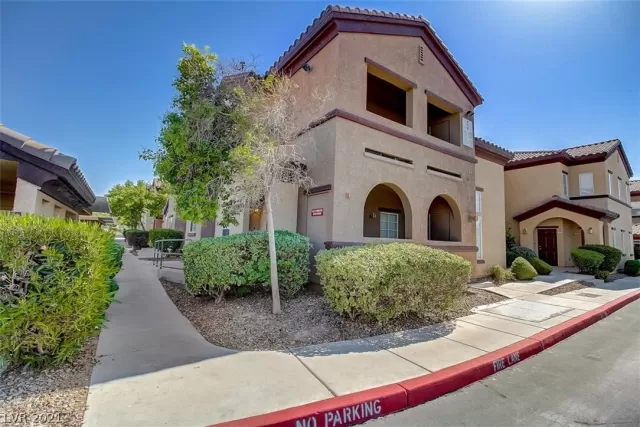 MLS: 2294429 Condo For Sale