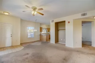 Photo #5: 2294429 Listing