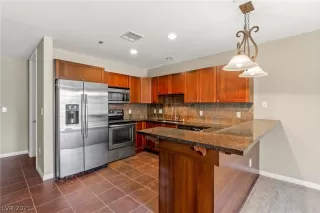 Photo #4: 2294431 Listing