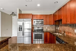 Photo #6: 2294431 Listing