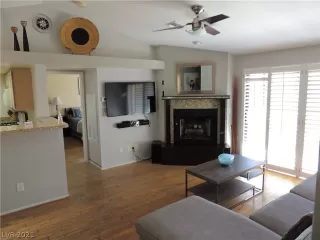 Photo #3: 2294454 Listing