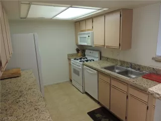 Photo #5: 2294454 Listing