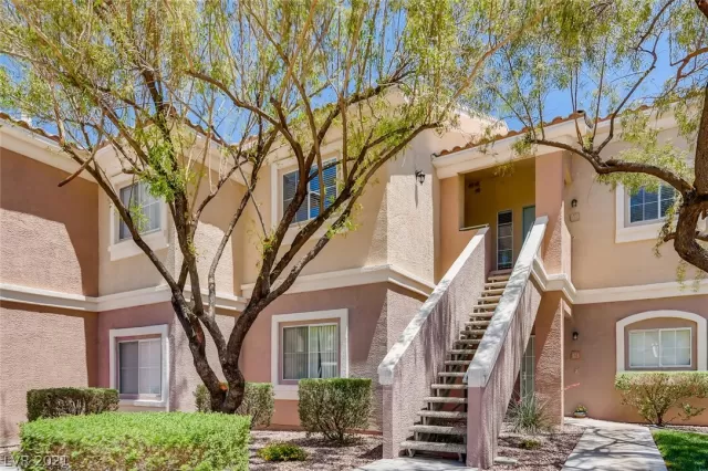 MLS: 2294480 Condo For Sale