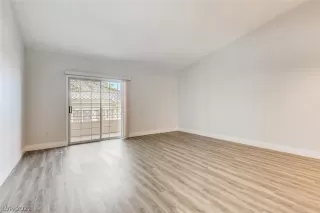 Photo #6: 2294480 Listing