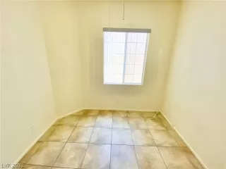 Photo #5: 2294496 Listing 