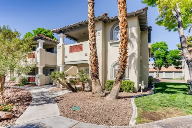 MLS: 2294501 Condo For Sale