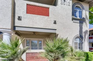 Photo #1: 2294501 Listing