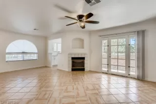 Photo #4: 2294501 Listing