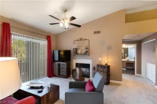 Photo #3: 2294517 Listing