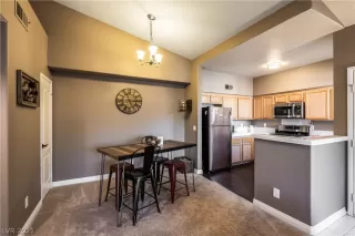 Photo #4: 2294517 Listing