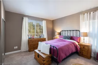 Photo #6: 2294517 Listing