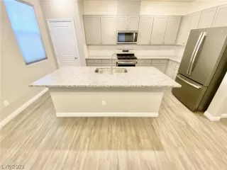 Photo #6: 2294520 Listing 