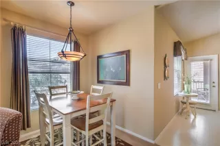 Photo #4: 2294530 Listing