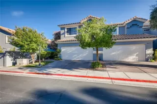 Photo #1: 2294536 Listing