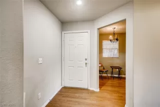 Photo #4: 2294536 Listing