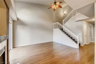 Photo #6: 2294536 Listing