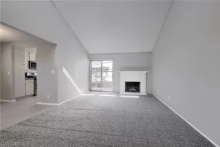 Photo #5: 2294557 Listing 