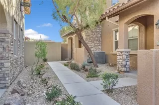 Photo #1: 2294571 Listing 