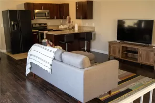 Photo #2: 2294578 Listing 