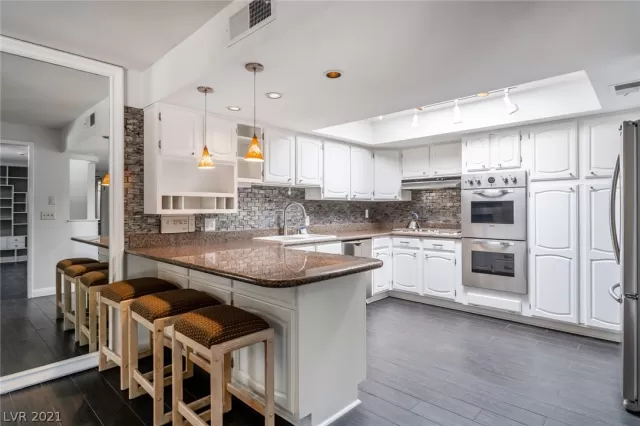 MLS: 2294633 Condo For Sale