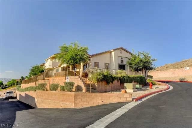 MLS: 2294641 Condo For Sale
