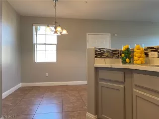 Photo #4: 2294642 Listing