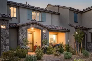 Photo #1: 2294649 Listing