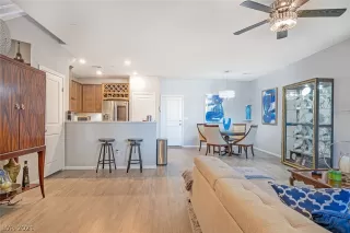 Photo #3: 2294649 Listing