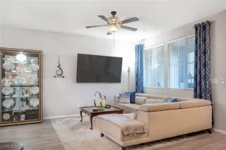 Photo #4: 2294649 Listing