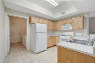 Photo #6: 2294657 Listing 