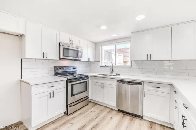 MLS: 2294671 Condo For Sale