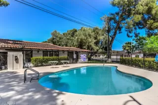 Photo #4: 2294671 Listing