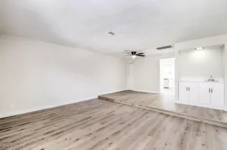 Photo #6: 2294671 Listing