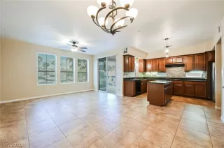 Photo #6: 2294673 Listing 