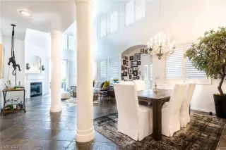 Photo #5: 2294674 Listing 