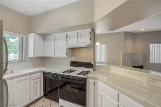 Photo #1: 2294722 Listing