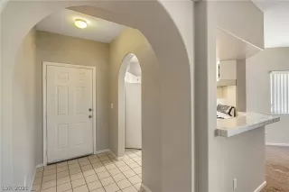 Photo #3: 2294722 Listing