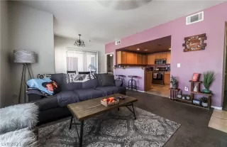 Photo #5: 2294742 Listing