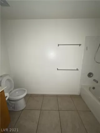 Photo #5: 2294750 Listing 