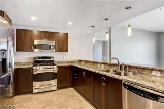 Photo #5: 2294778 Listing 