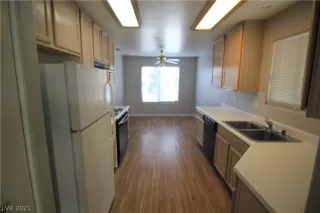 Photo #3: 2294787 Listing 