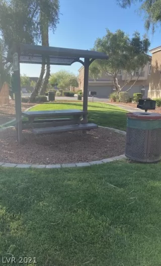 Photo #4: 2294825 Listing