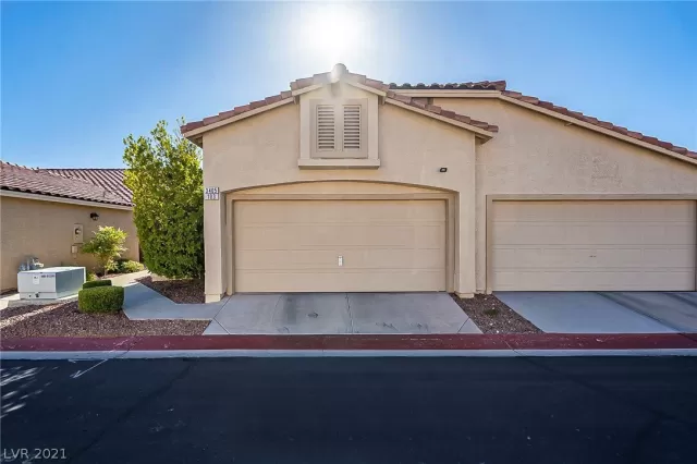 MLS: 2294865 Condo For Sale