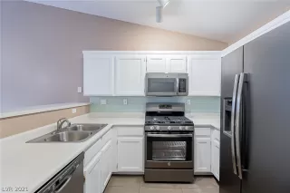 Photo #1: 2294865 Listing 