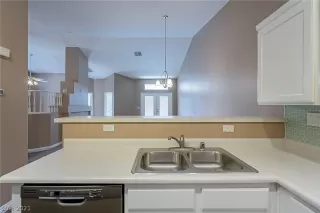 Photo #5: 2294865 Listing 