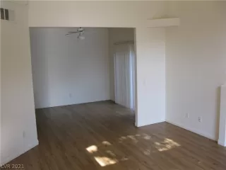 Photo #4: 2294884 Listing