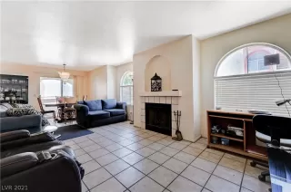 Photo #3: 2294896 Listing